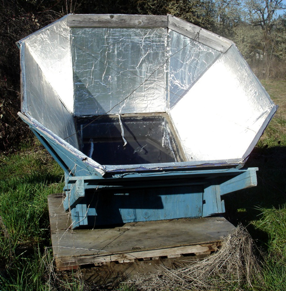 pc-solar cooker-collector.jpg